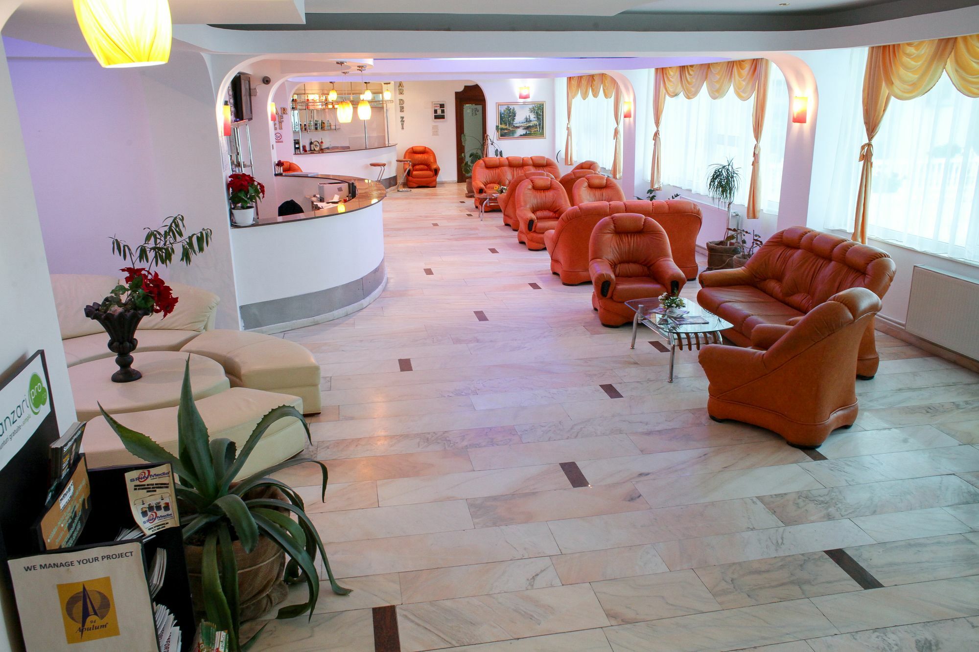 Hotel Cornul Vanatorului Питешти Экстерьер фото